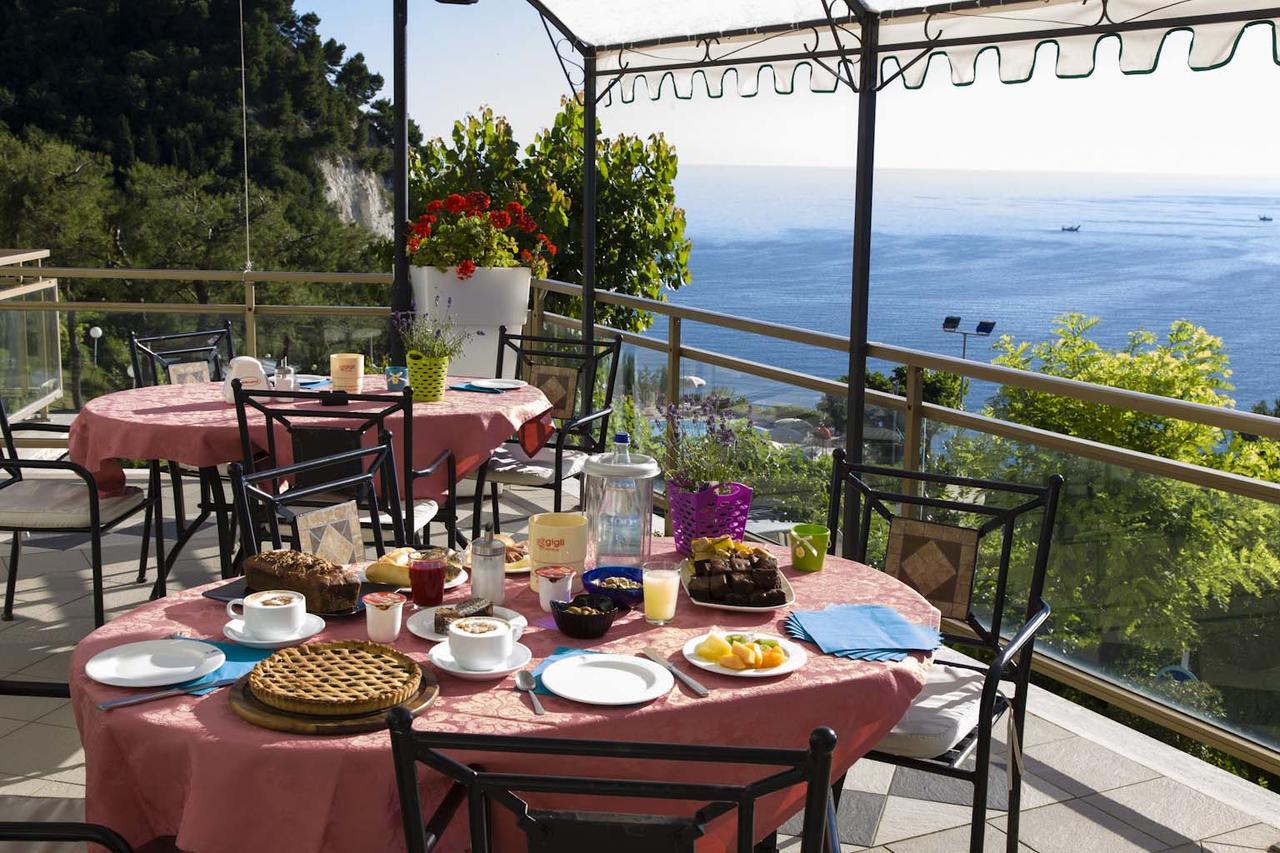 Hotel Eden Gigli Numana Bagian luar foto